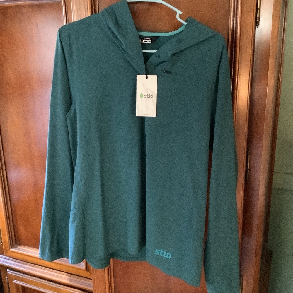 Stio women’s Vescent hoodie size L